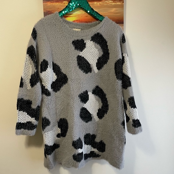 Bibi leopard print fuzzy sweater nwt oversized small final price - Picture 2 of 6